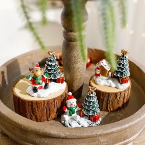 Alternative view of Figurines de Village de noël en résine
