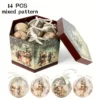 Boules de noël sur le thème du bonhomme de neige et du père Noël
